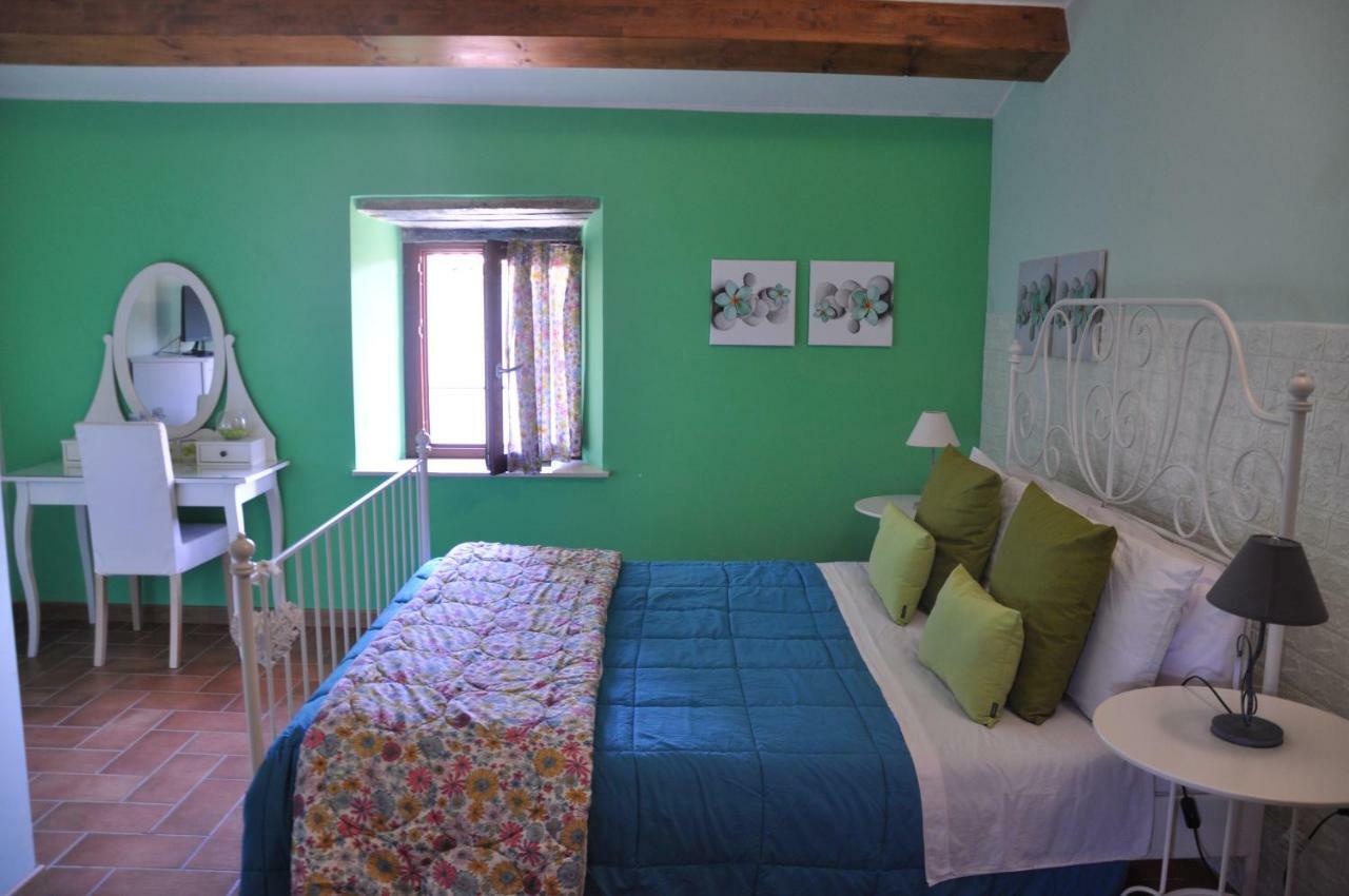 B&B Dimora Paolina Baschi Buitenkant foto